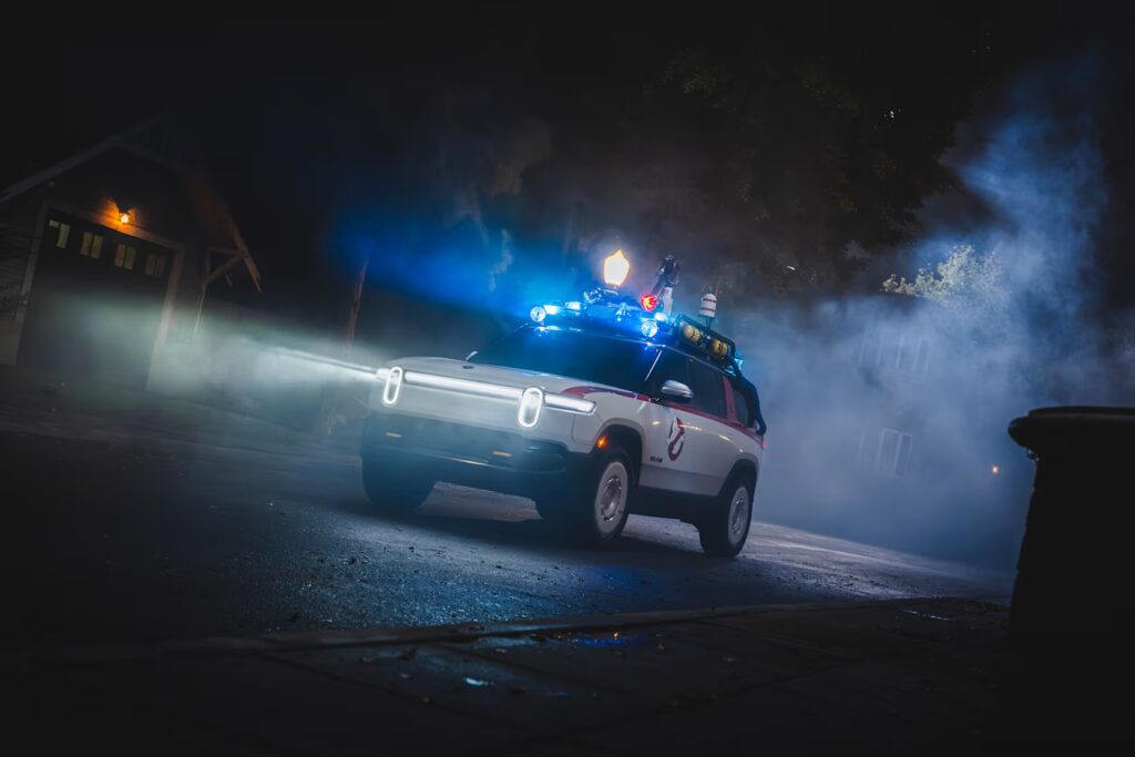Rivian แปลงรถไฟฟ้าเป็นรถ Ghostbusters รับฮาโลวีน!