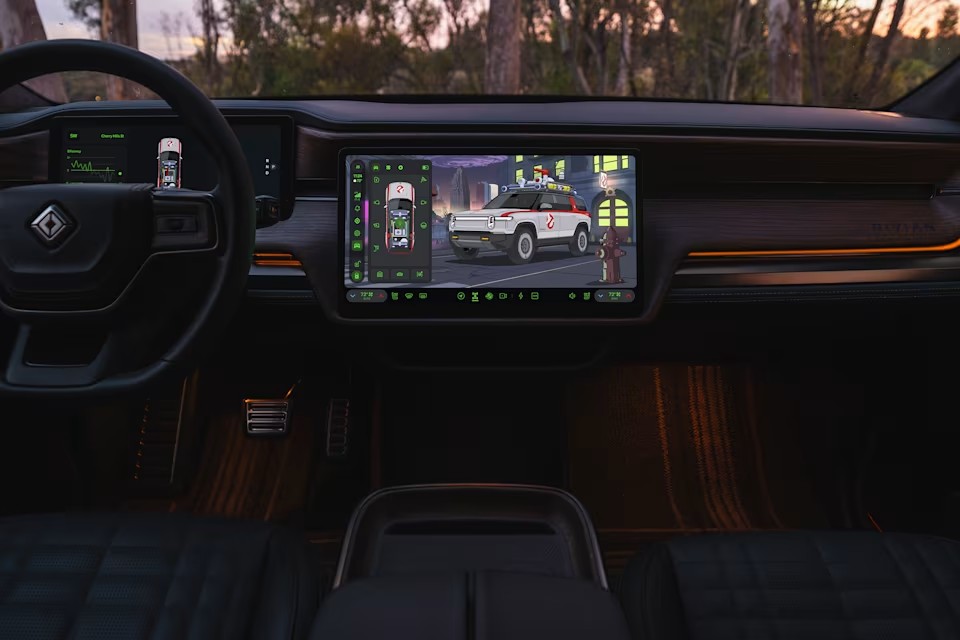 Rivian แปลงรถไฟฟ้าเป็นรถ Ghostbusters รับฮาโลวีน!