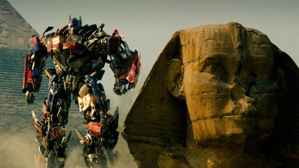 Transformers เรียกสปีลเบิร์กคุมทิศทาง และไมเคิล เบย์ลุ้นคืนเก้าอี้ผู้กำกับ